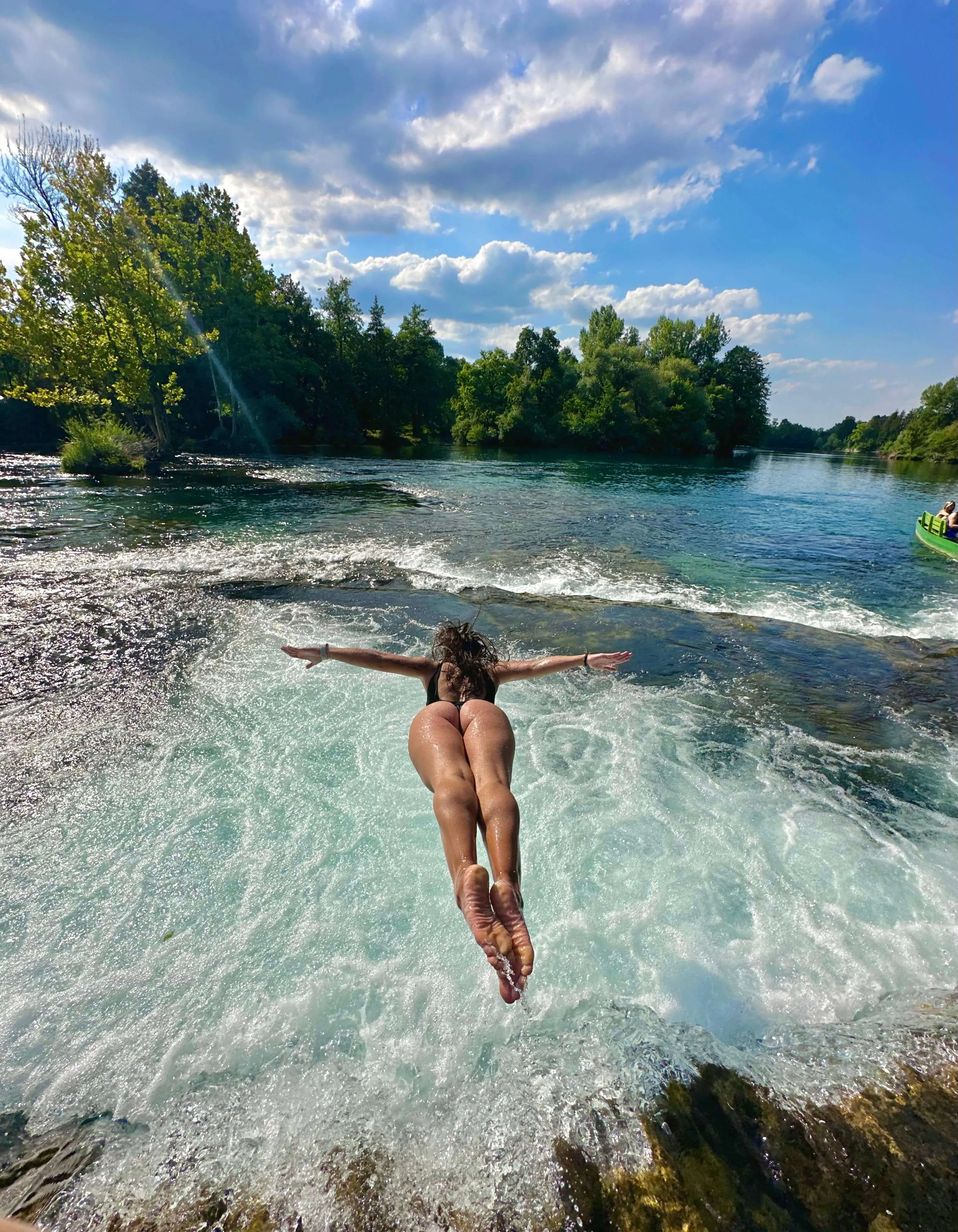 Skok u brzake rijeke Une